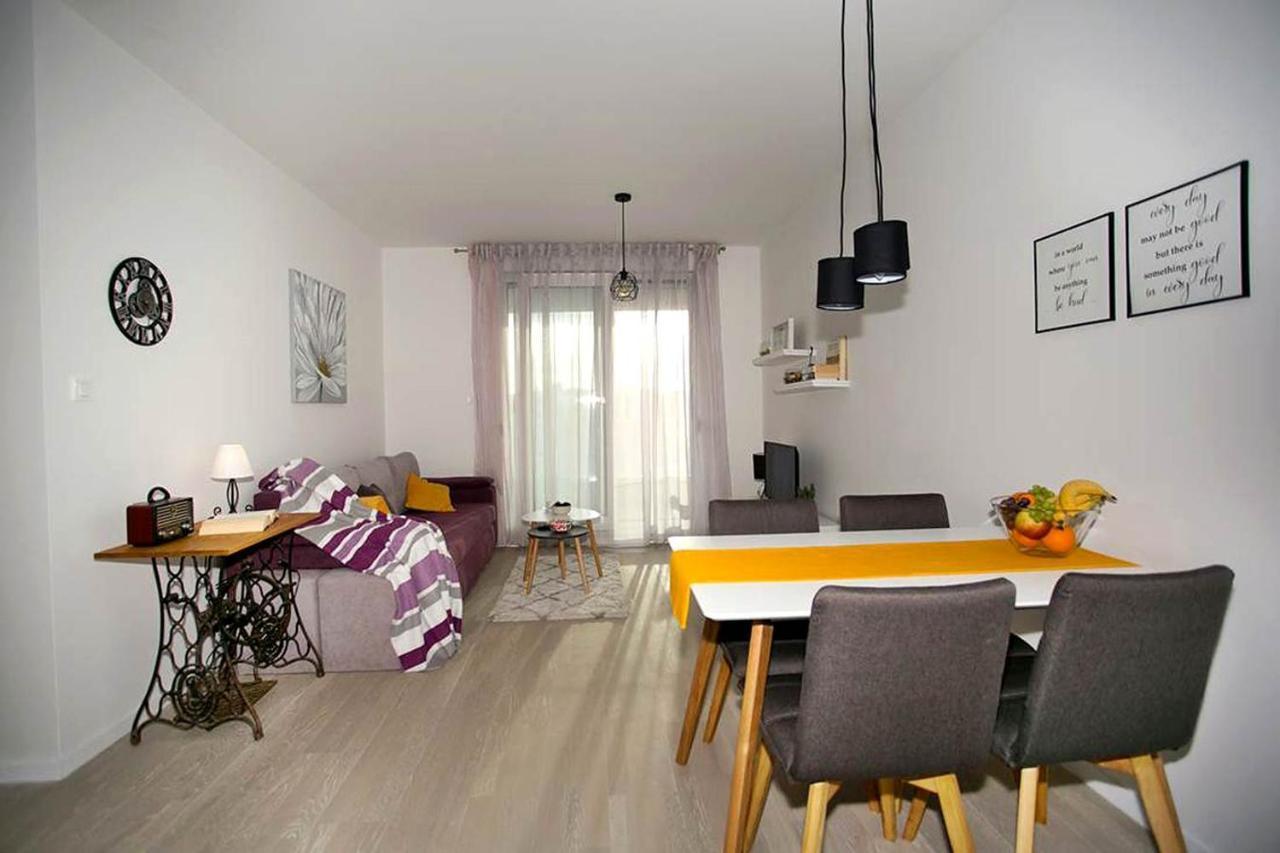 Apartment Sweet Daisy With Parking Zara Esterno foto